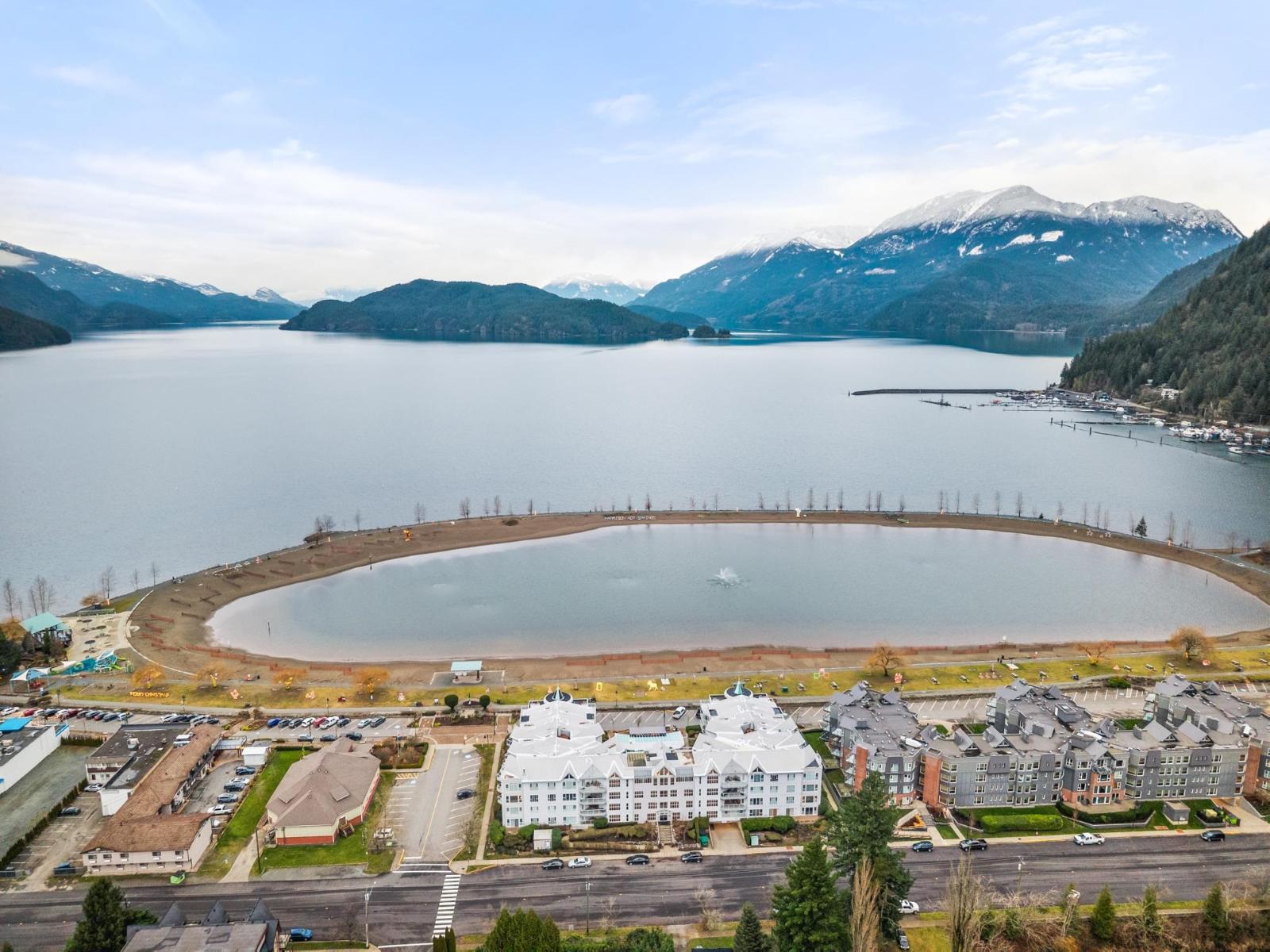309 328 ESPLANADE AVENUE, Harrison Hot Springs, Harrison Hot Springs