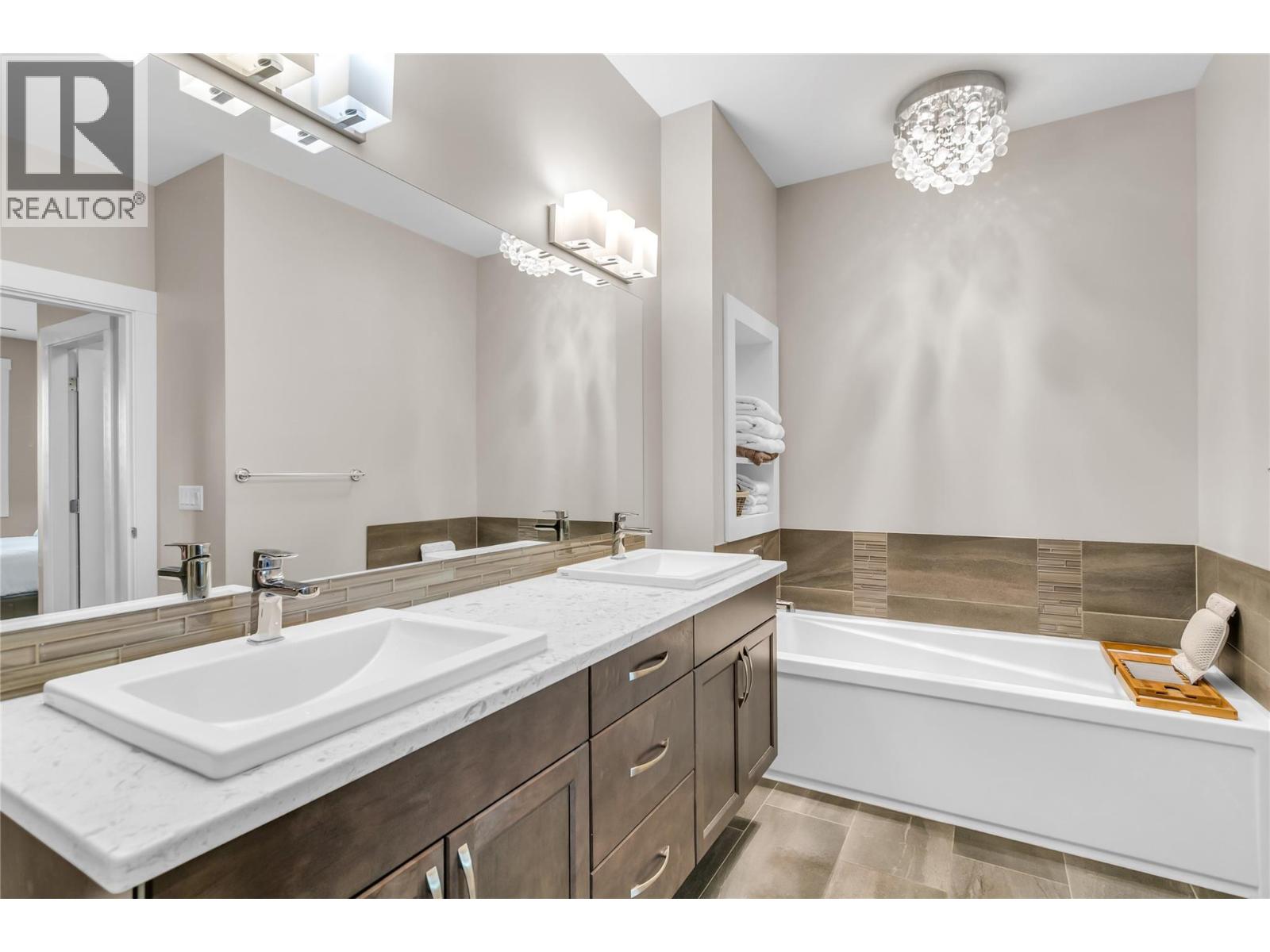  48-1870 ROSEALEE Lane, West Kelowna