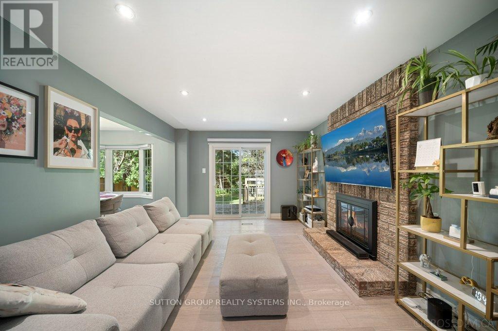 1114 CEDARCROFT CRESCENT - Photo 5 of 38, Pickering (Liverpool), Ontario