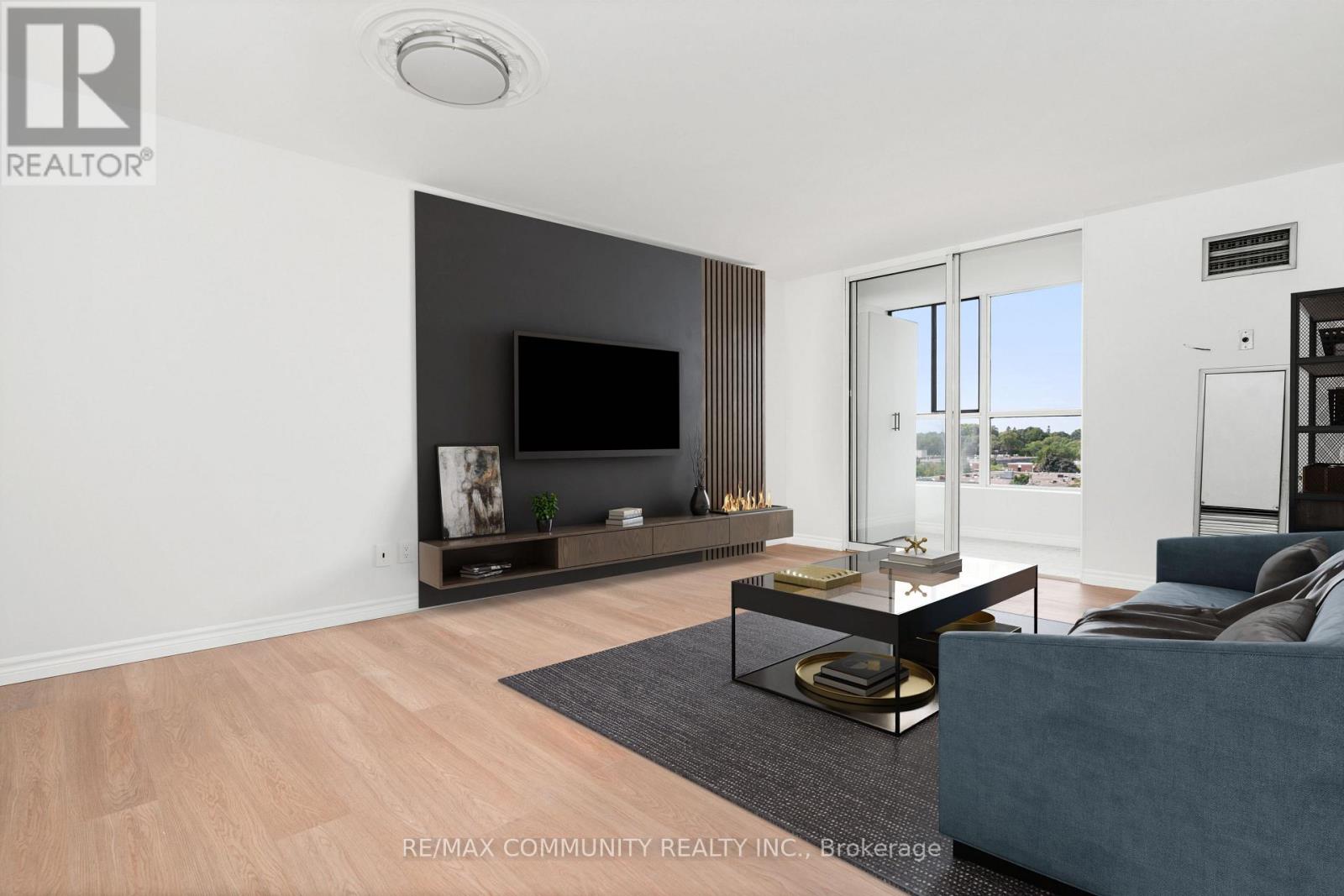 501 - 330 MCCOWAN ROAD