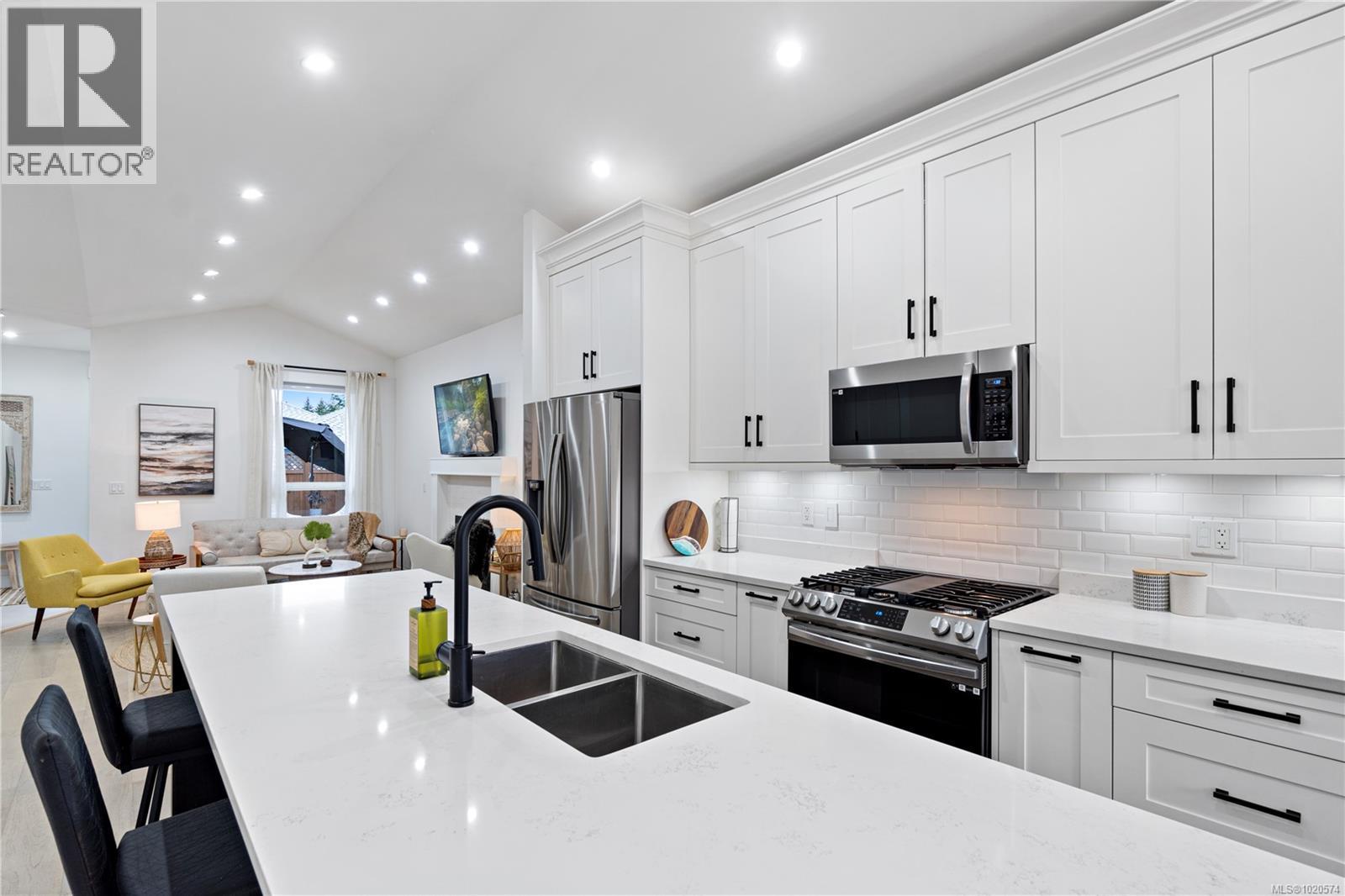 682 BRIARWOOD DR - 9