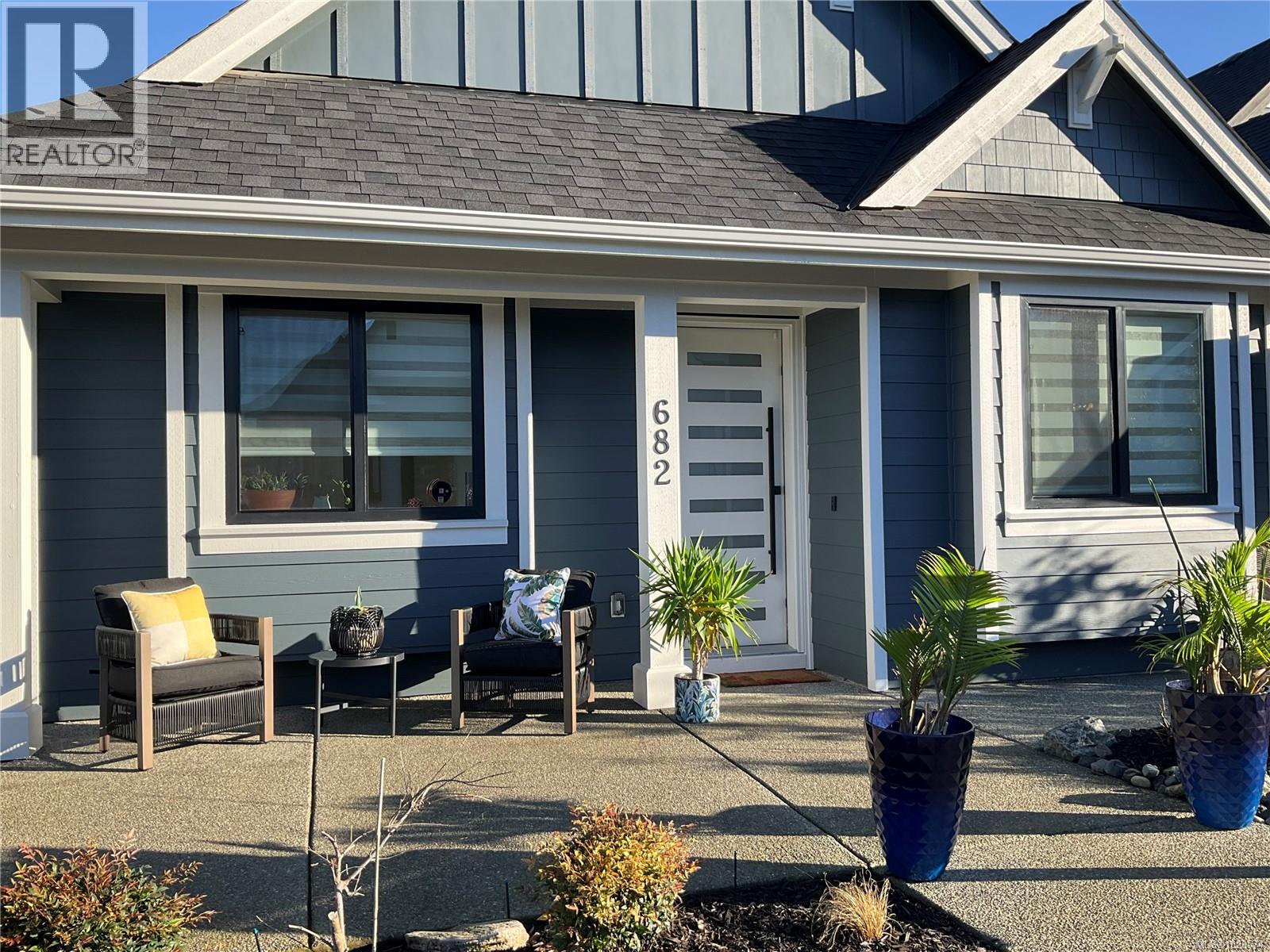 682 BRIARWOOD DR - Image 2