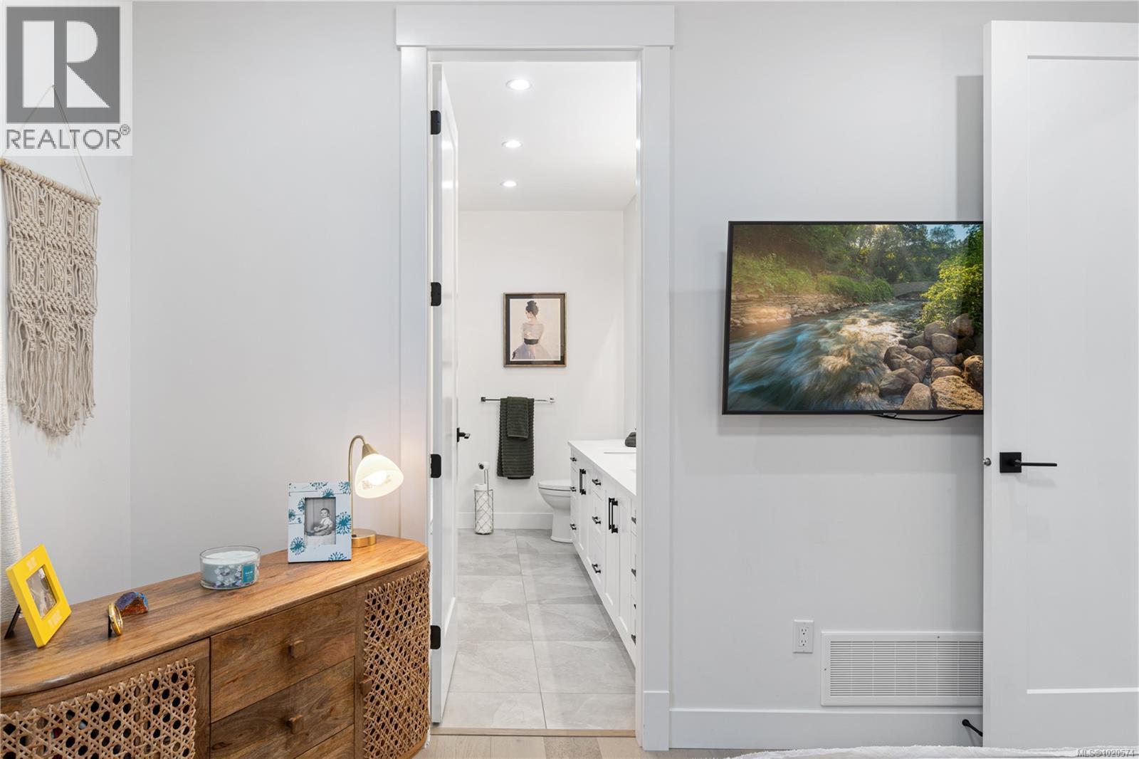 682 BRIARWOOD DR - 23