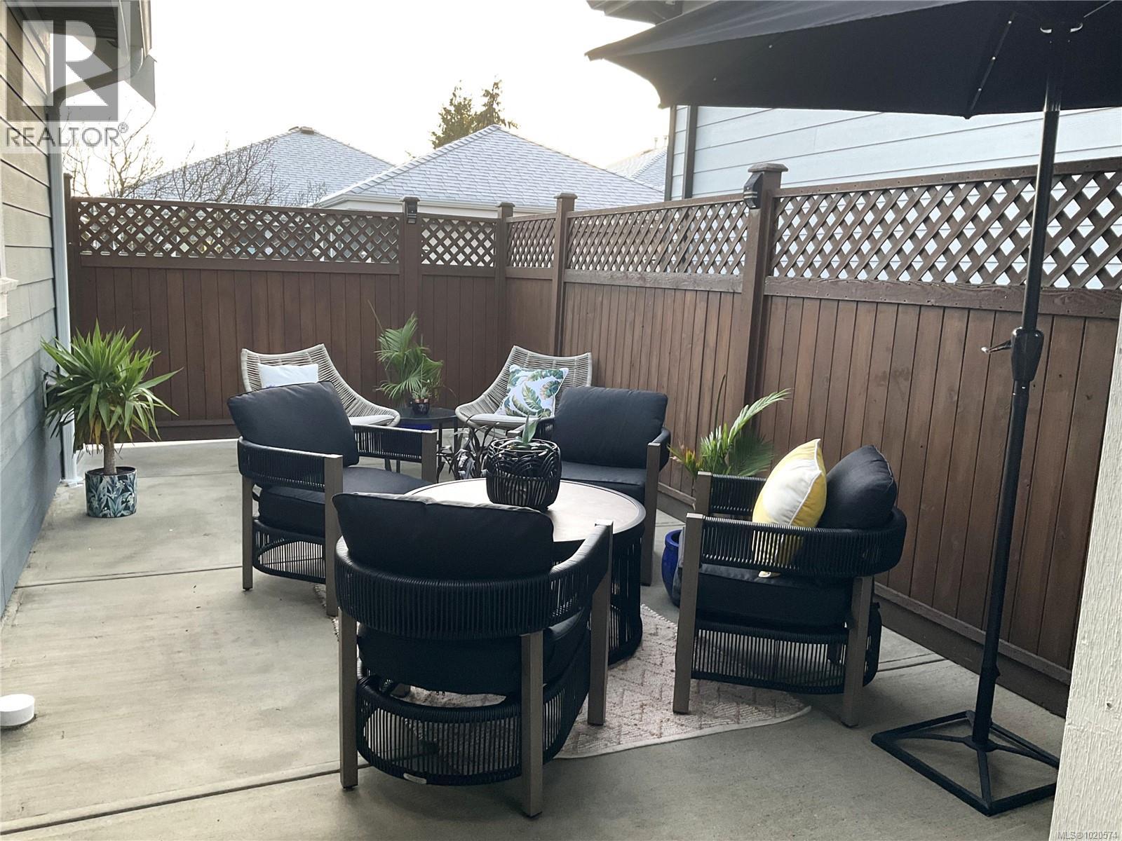 682 BRIARWOOD DR - 33