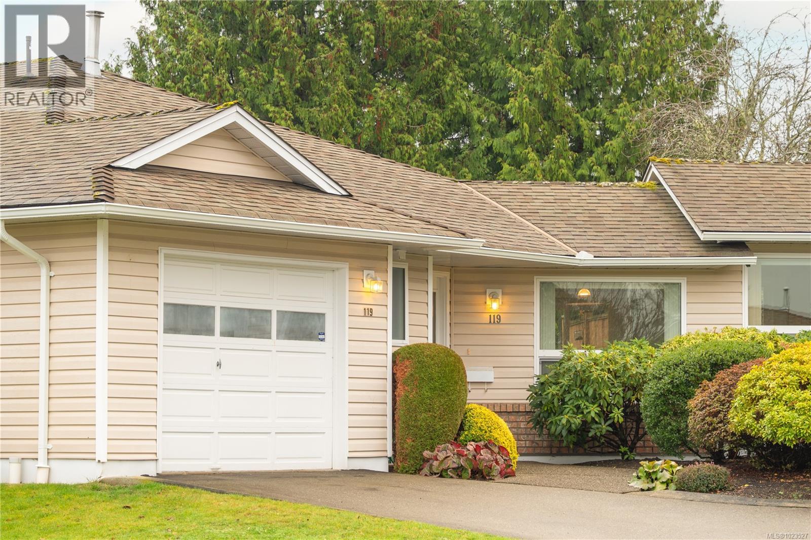 119 240 Stanford Ave E, Parksville