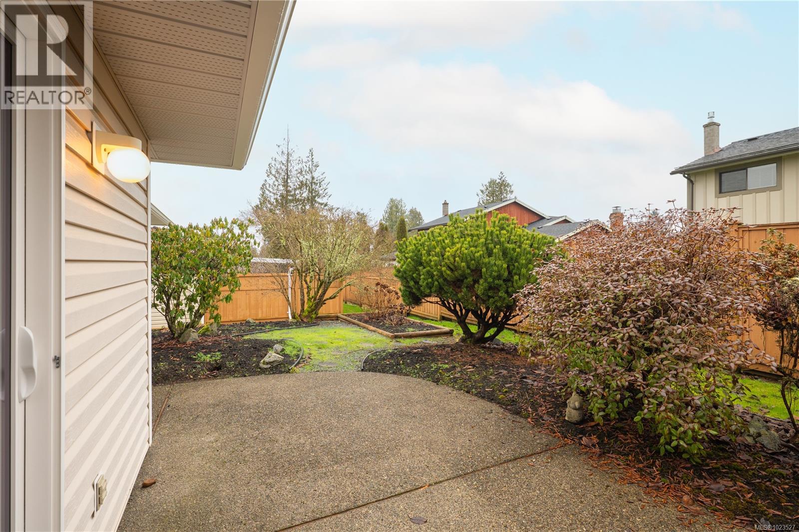 119 240 Stanford Ave E, Parksville