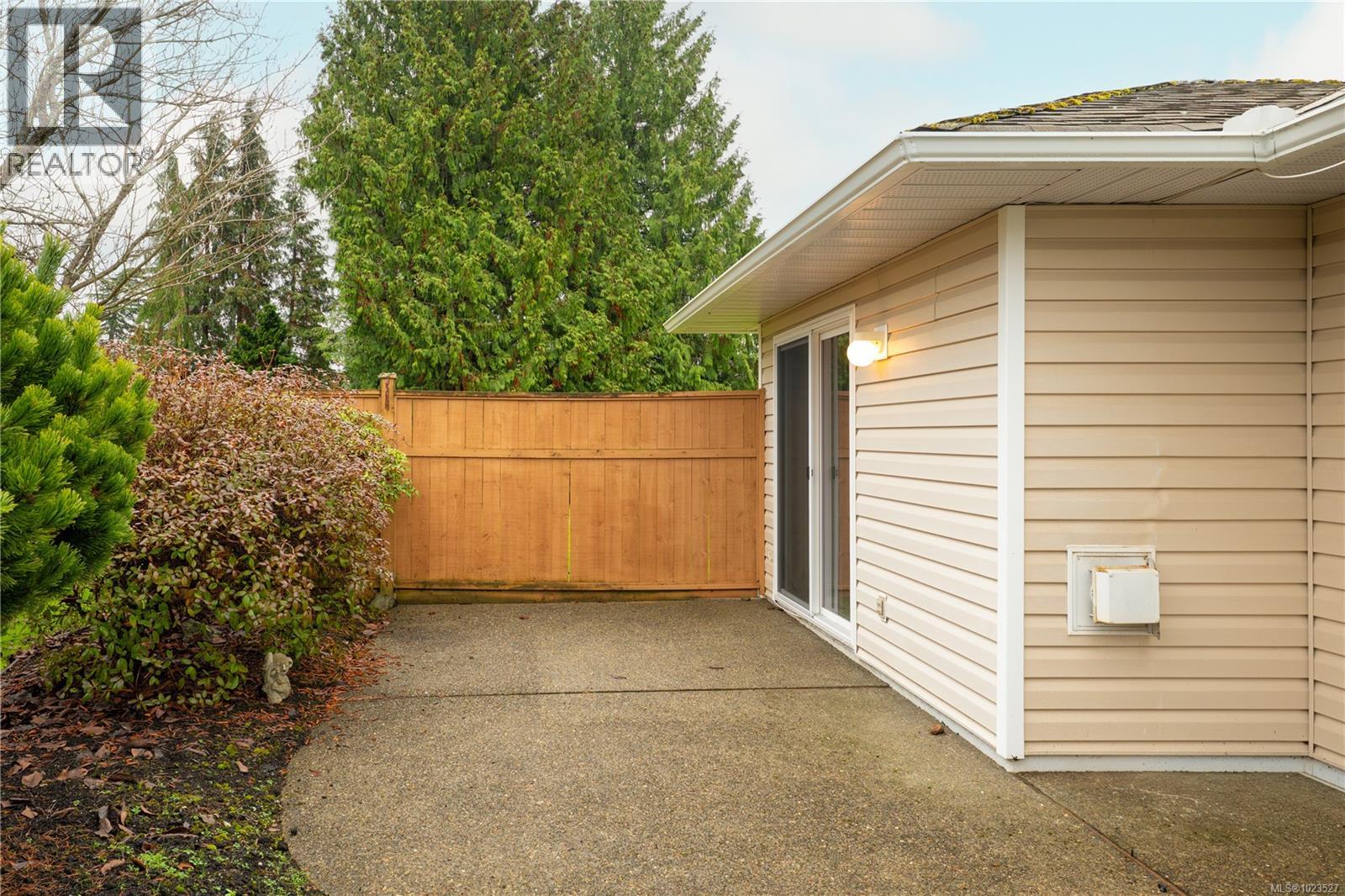 119 240 Stanford Ave E, Parksville