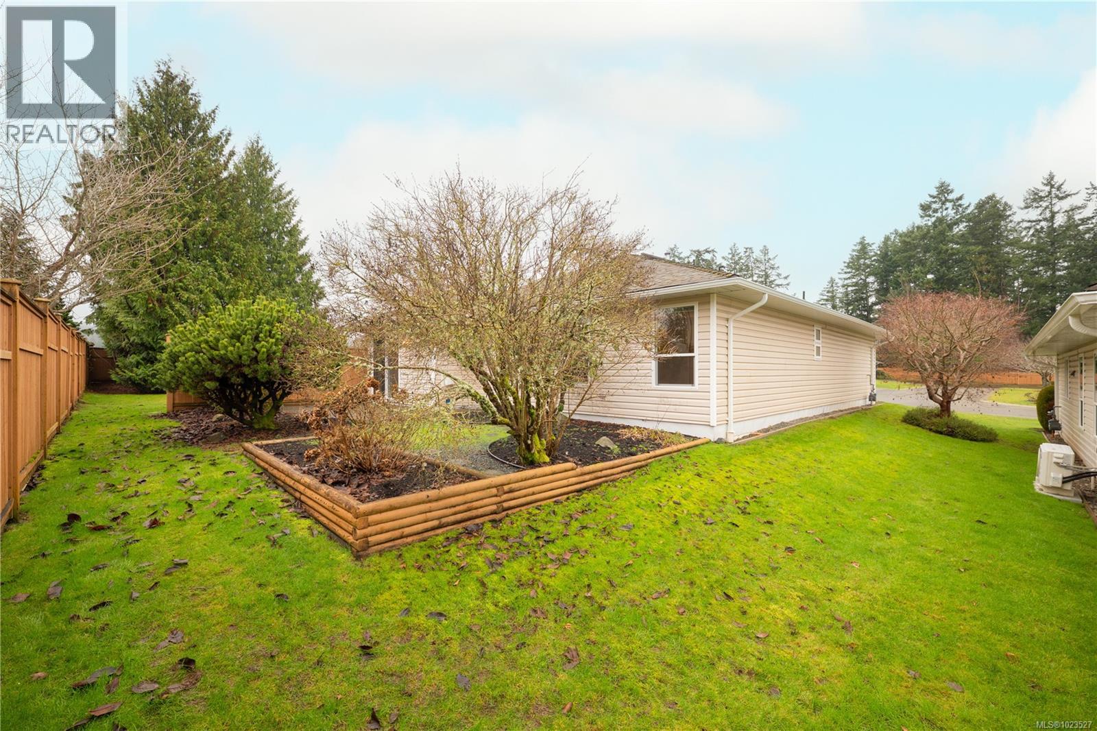 119 240 Stanford Ave E, Parksville