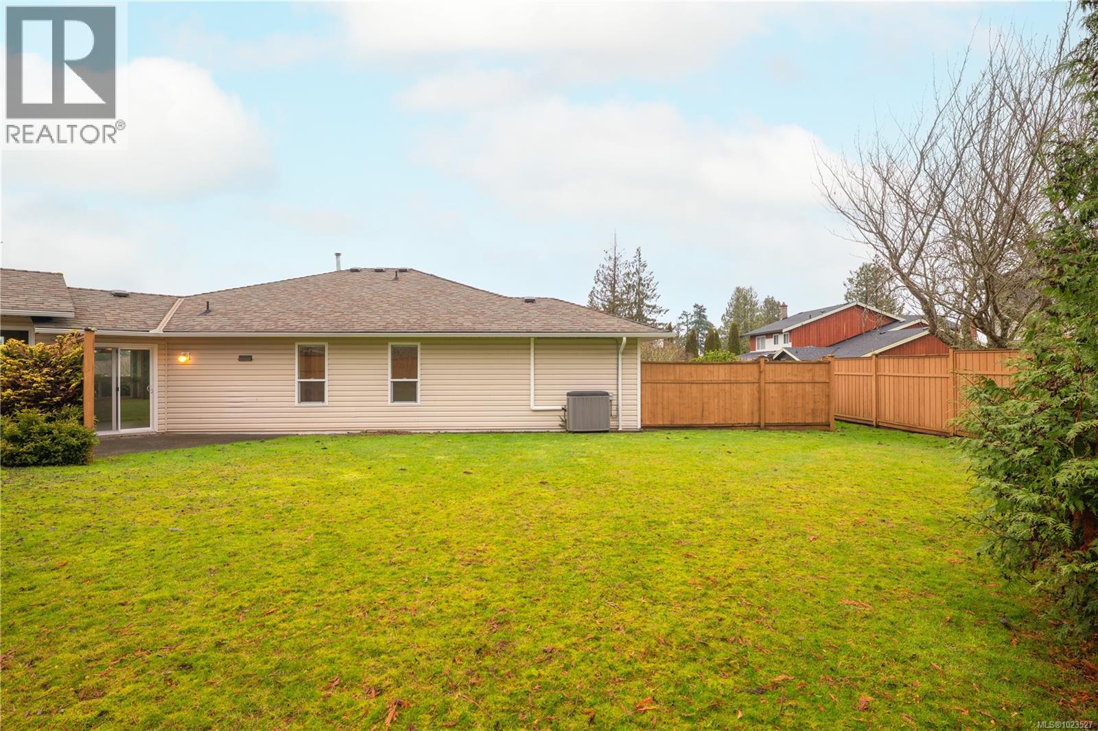 119 240 Stanford Ave E, Parksville