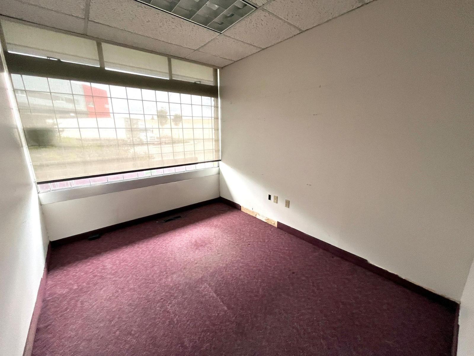 Office in Langley - Image 13