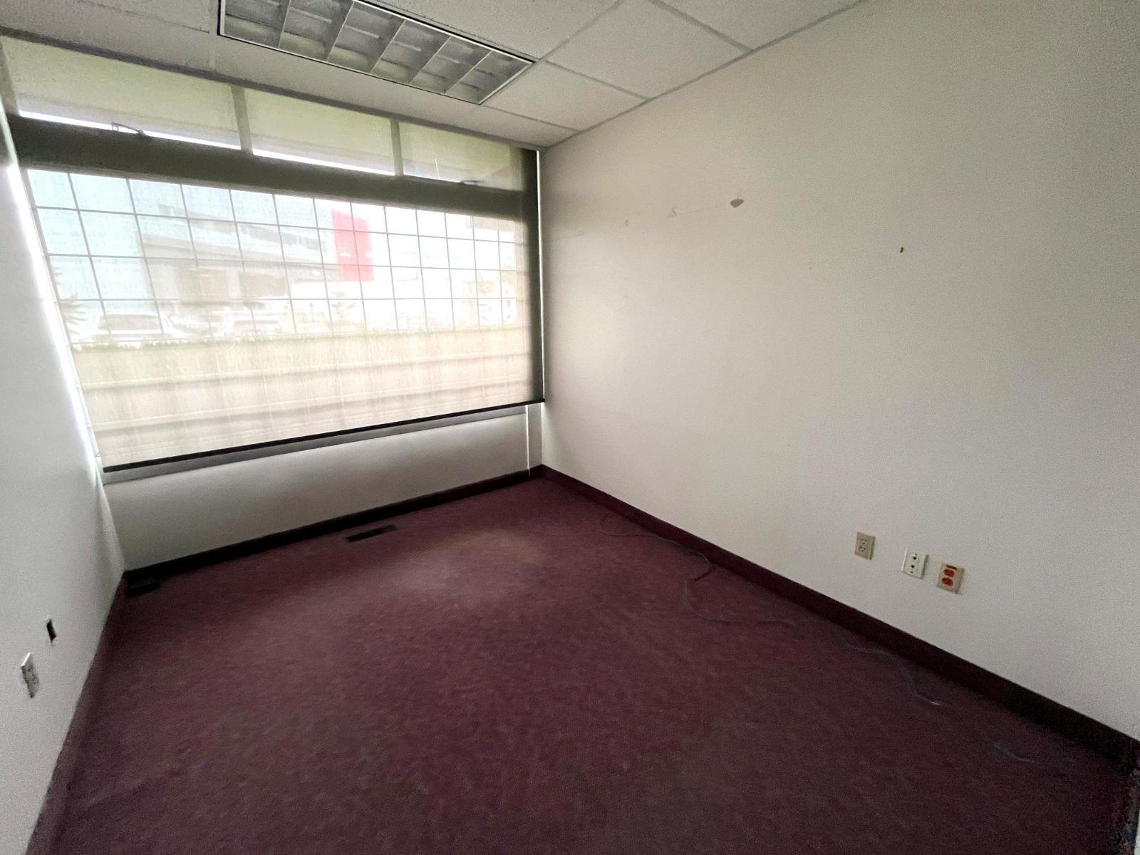 Office in Langley - Image 6