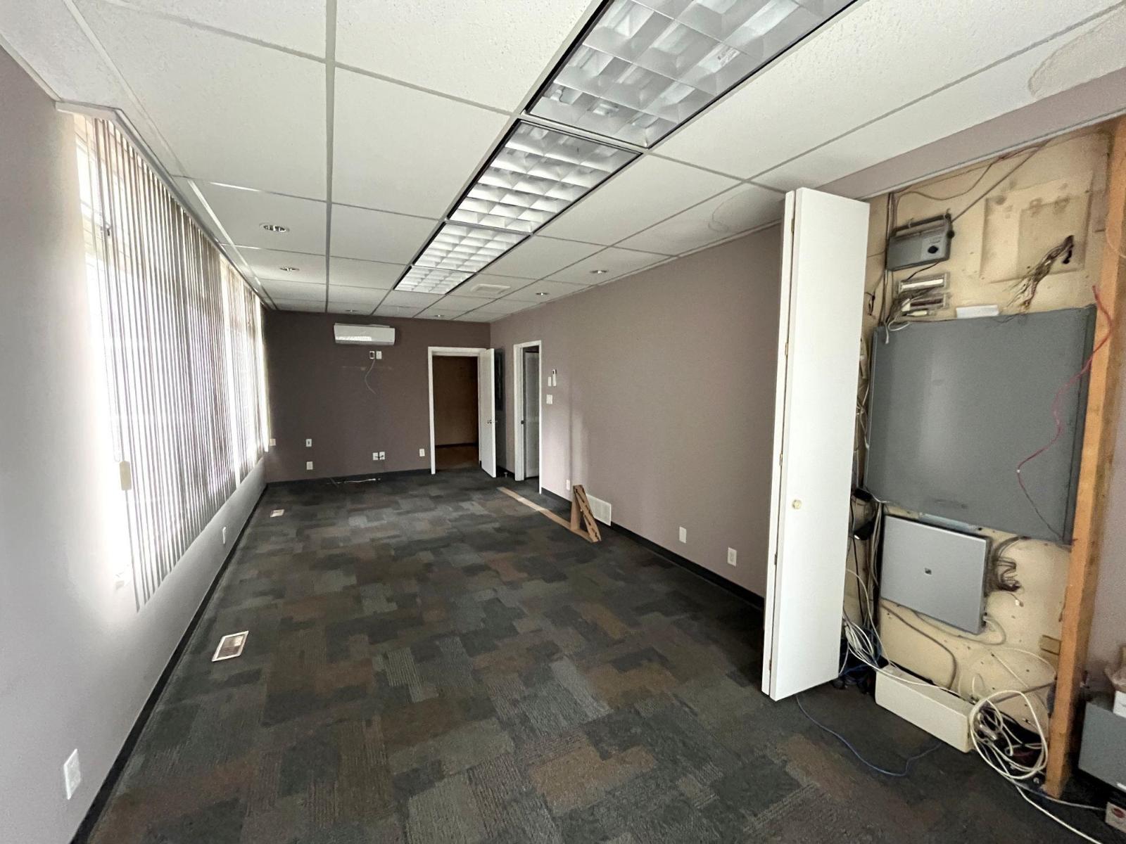 Office in Langley - Image 7