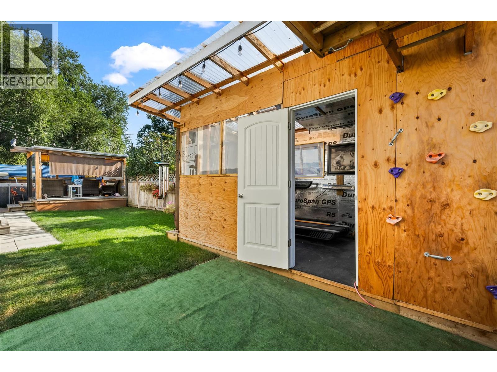  1319 Belaire Avenue, Kelowna