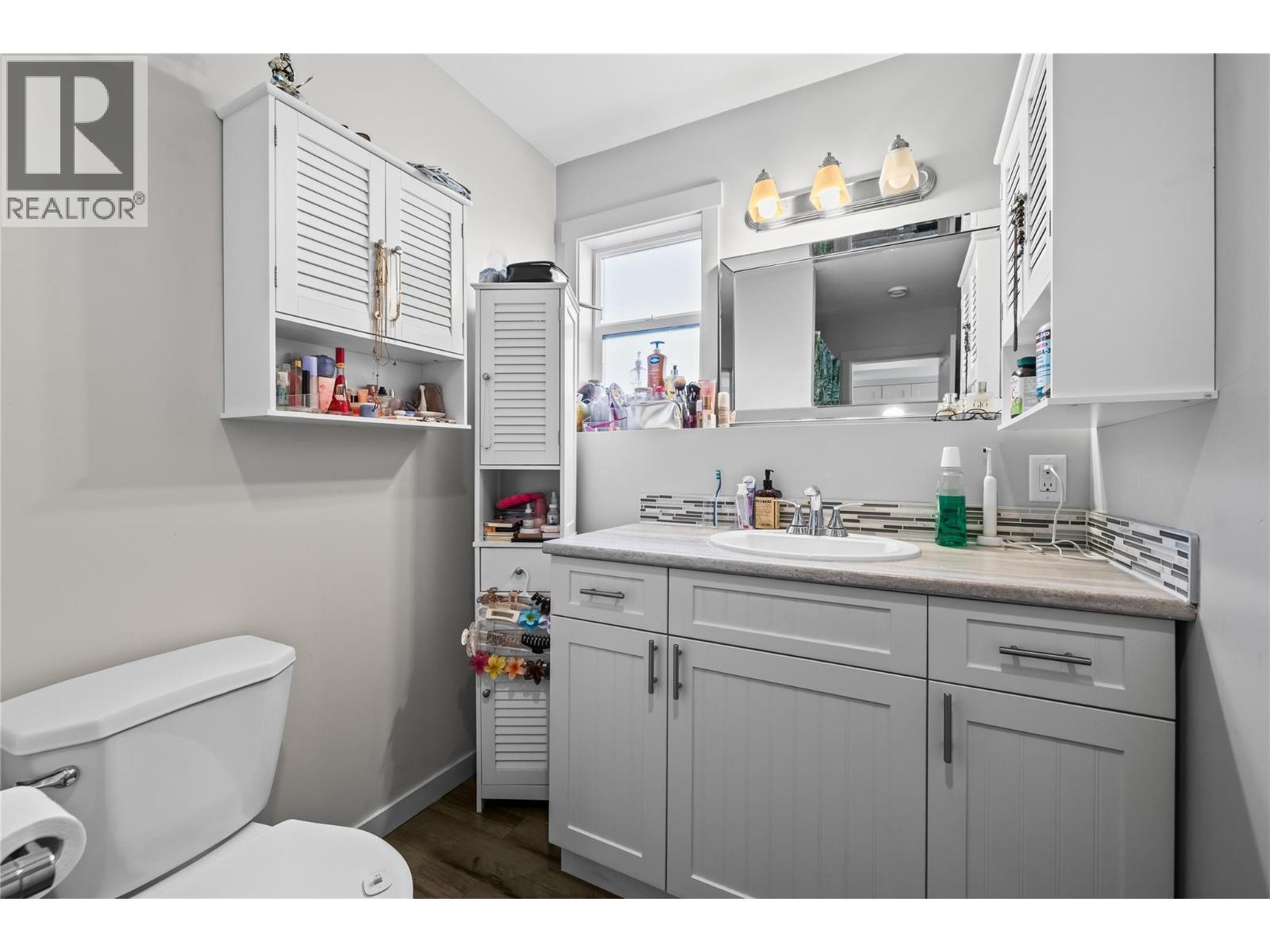  1319 Belaire Avenue, Kelowna