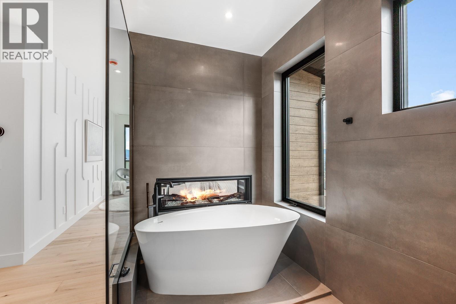  1122 Pearcy Court, Kelowna