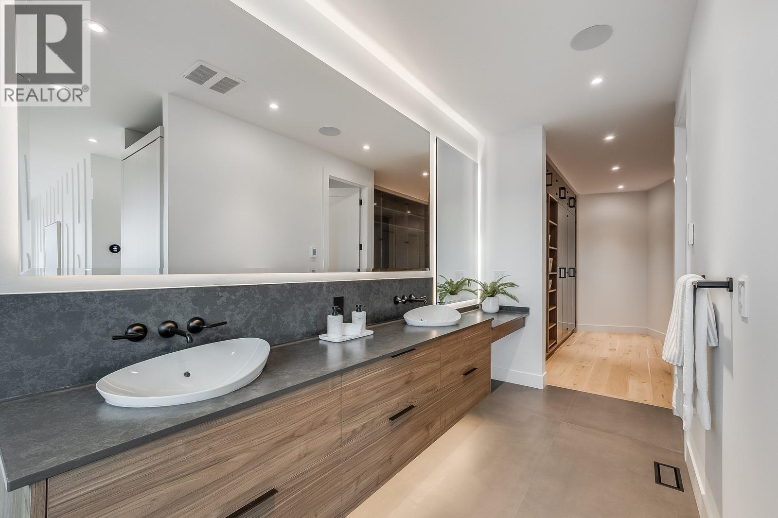  1122 Pearcy Court, Kelowna