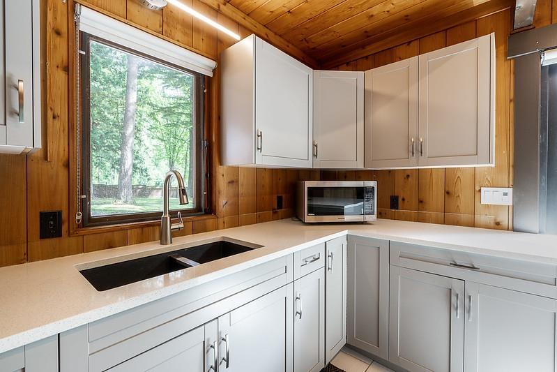 1680 COLUMBIA VALLEY ROAD, Columbia Valley, Lindell Beach