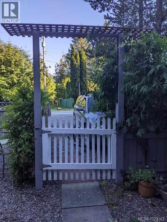 E5 2650 Turnbull Rd, Qualicum Beach