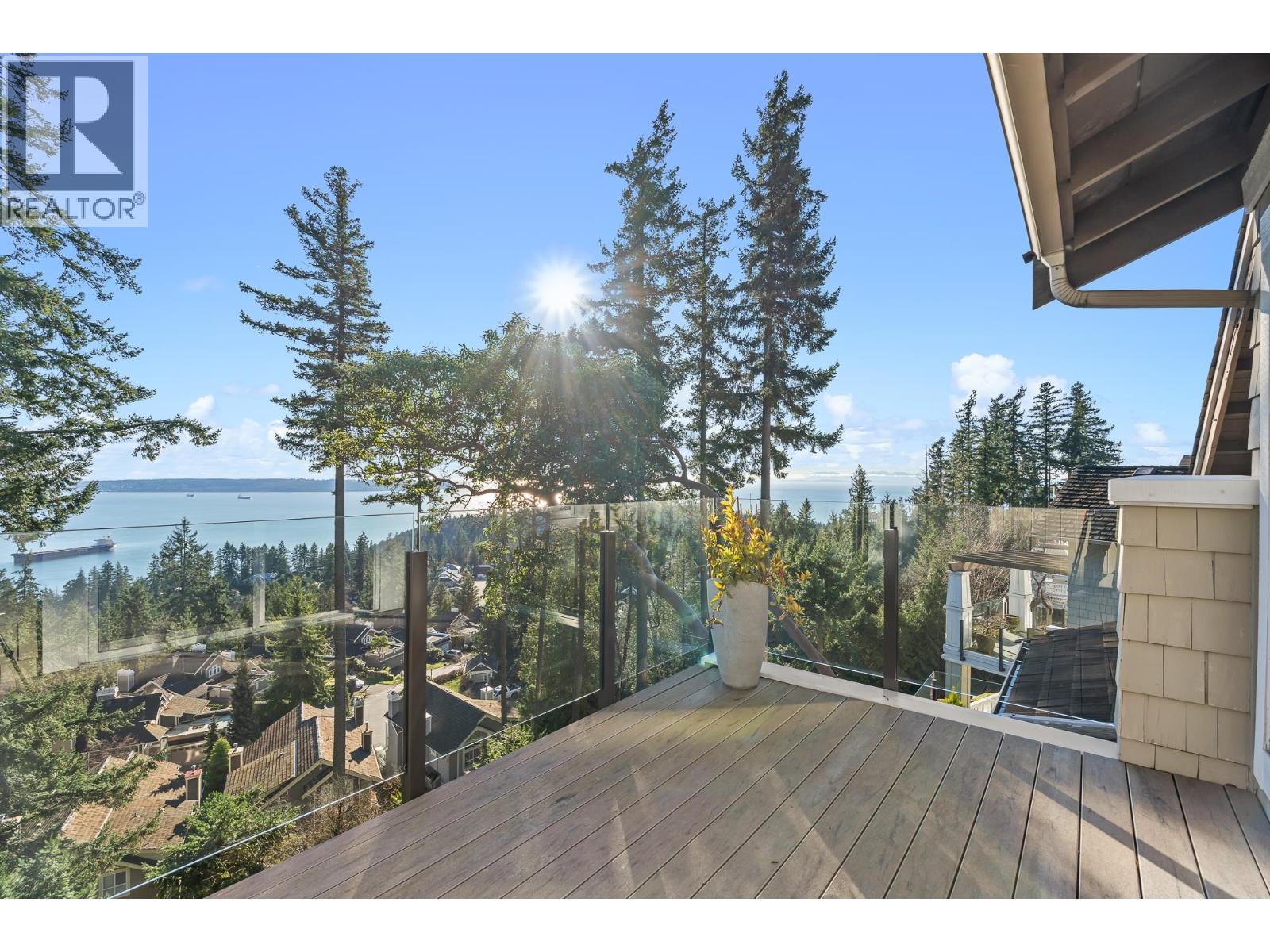 8 5110 ALDERFEILD PLACE, West Vancouver