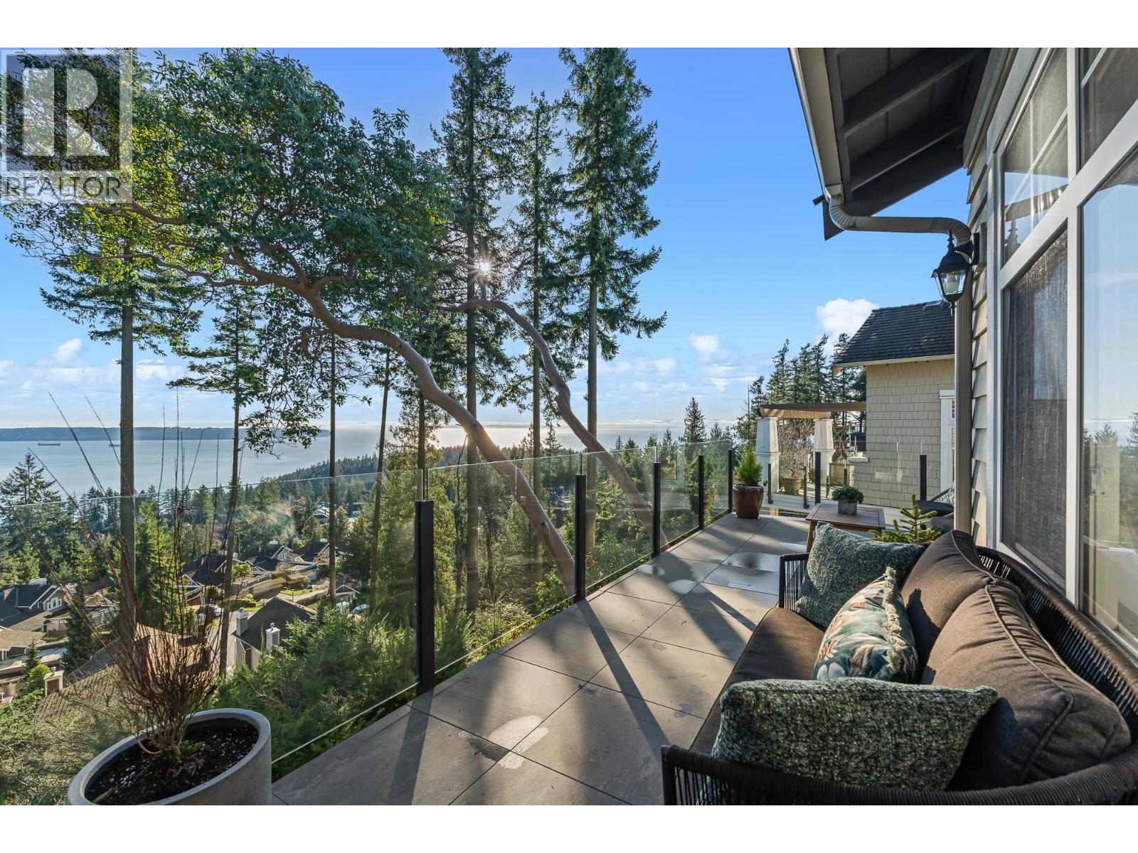 8 5110 ALDERFEILD PLACE, West Vancouver