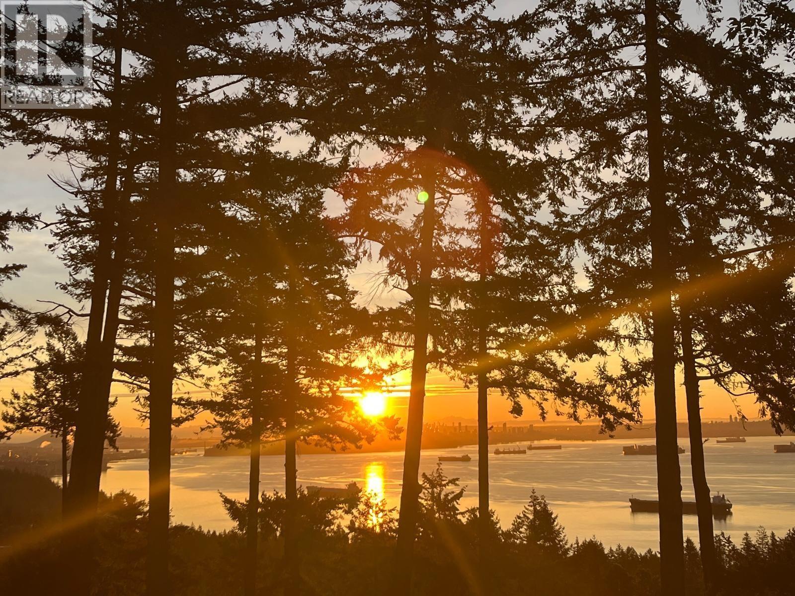 8 5110 ALDERFEILD PLACE, West Vancouver