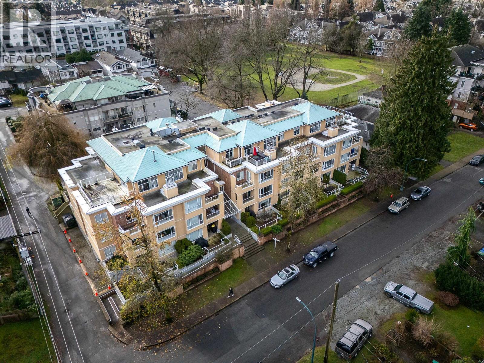 305 2340 HAWTHORNE AVENUE, Port Coquitlam