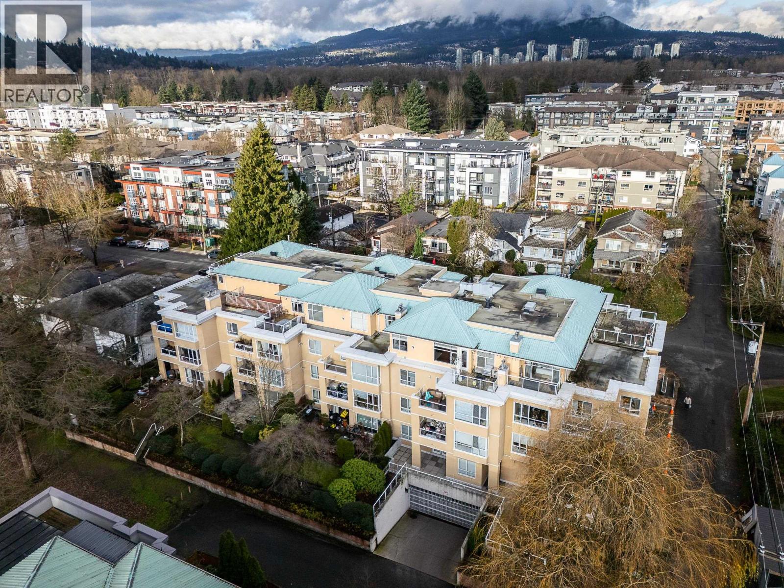 305 2340 HAWTHORNE AVENUE, Port Coquitlam