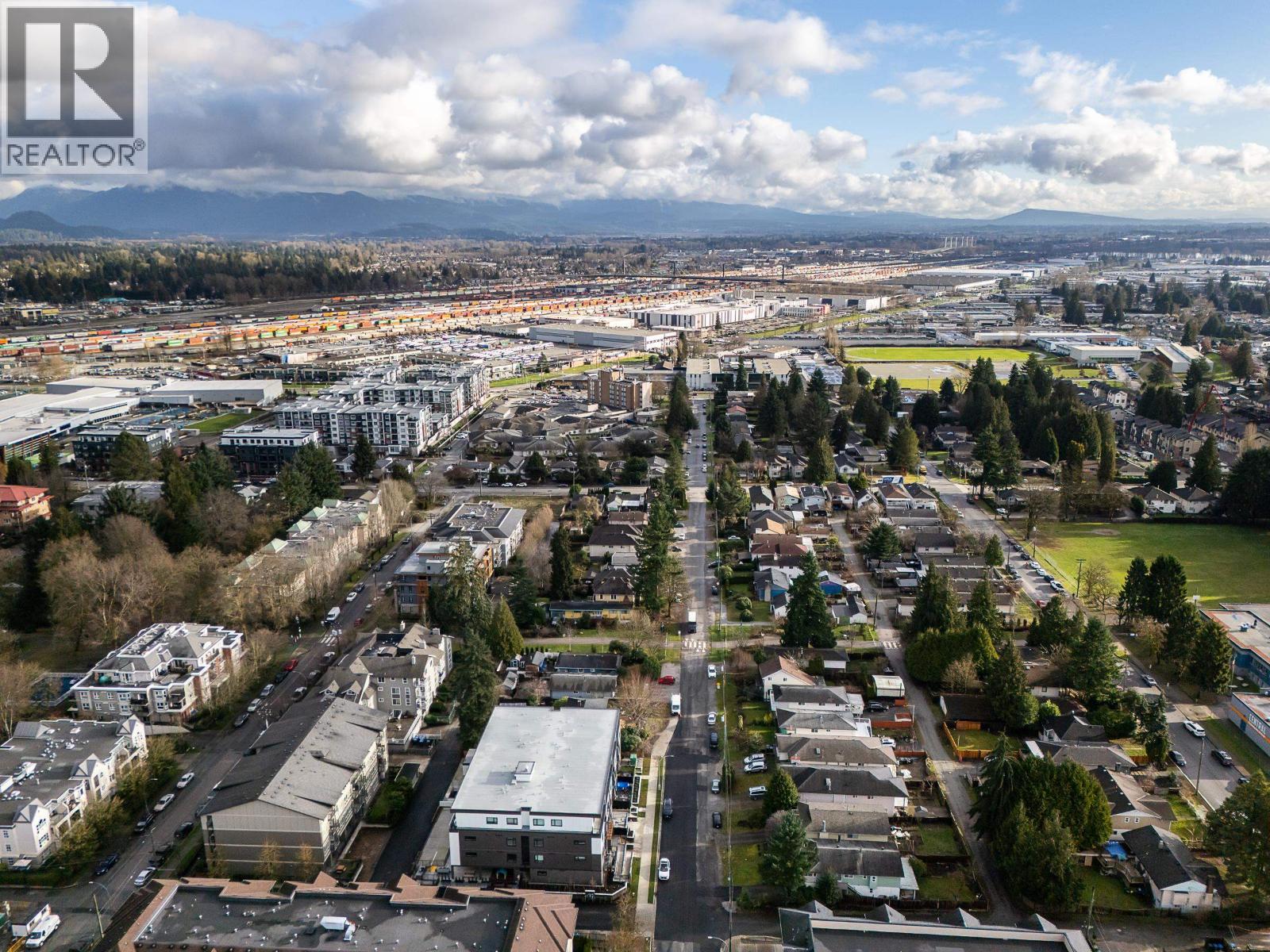 305 2340 HAWTHORNE AVENUE, Port Coquitlam