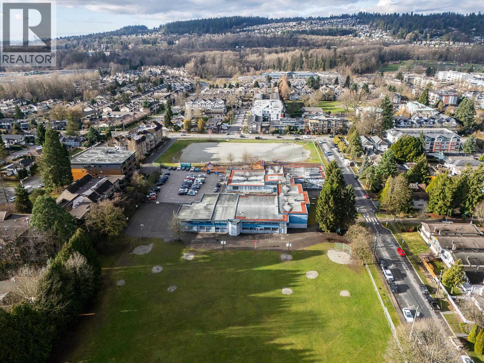 305 2340 HAWTHORNE AVENUE, Port Coquitlam