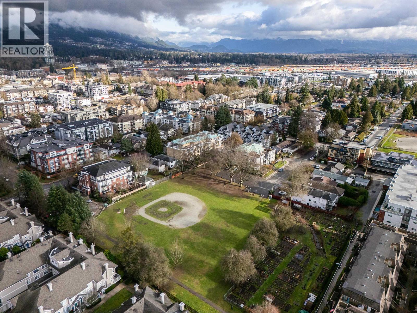 305 2340 HAWTHORNE AVENUE, Port Coquitlam