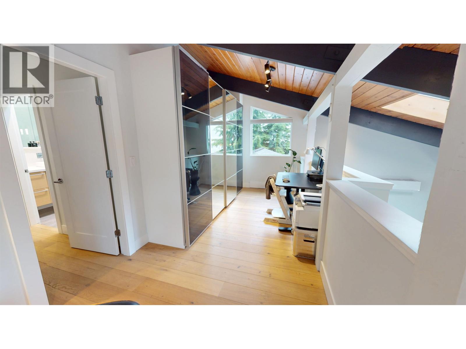 4062 NORWOOD AVENUE, North Vancouver