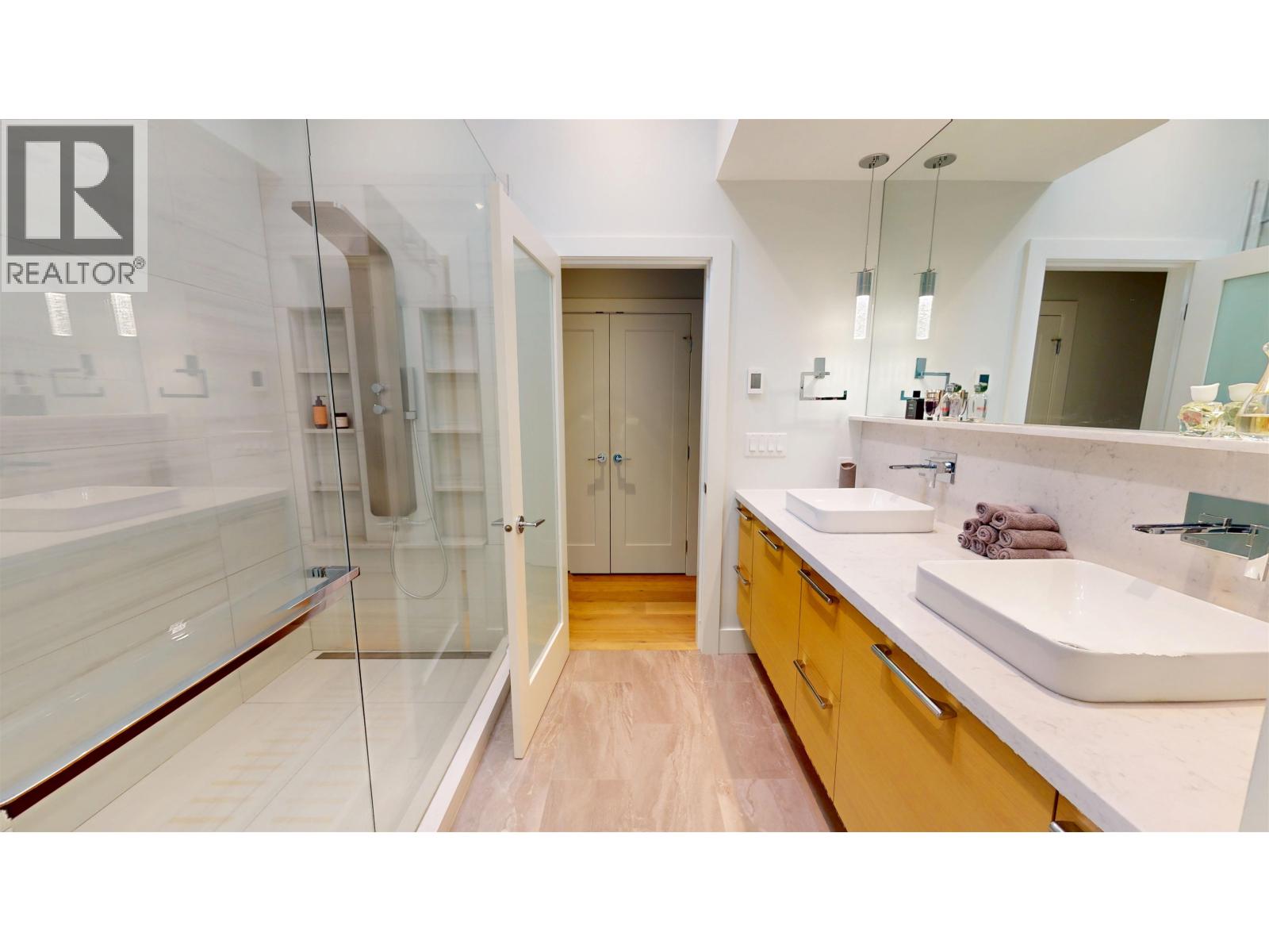 4062 NORWOOD AVENUE, North Vancouver