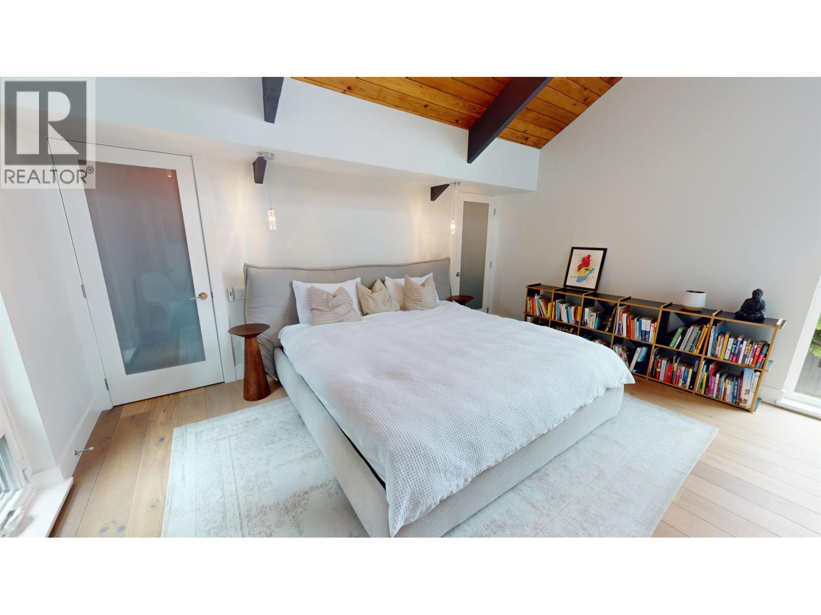 4062 NORWOOD AVENUE, North Vancouver