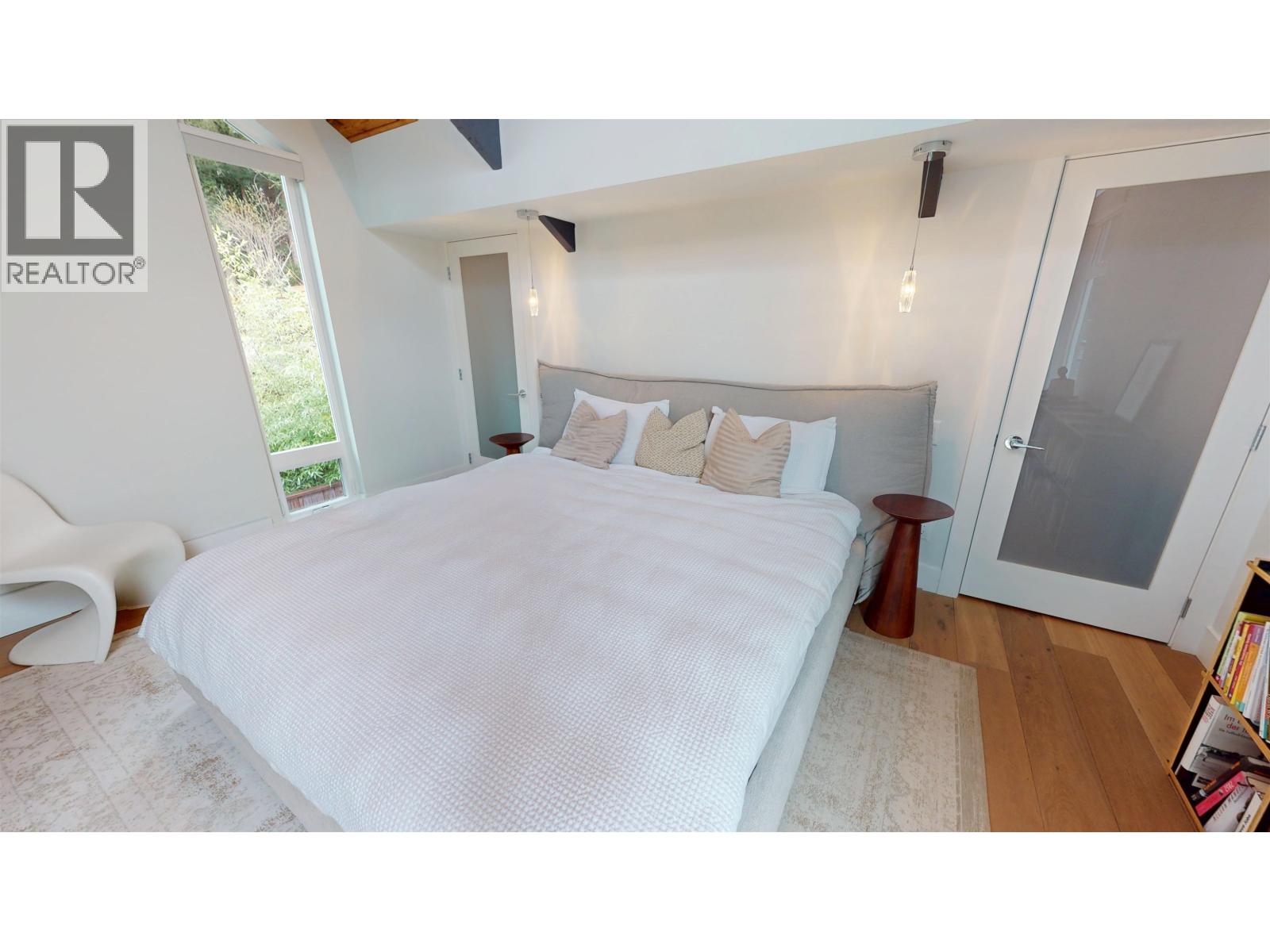 4062 NORWOOD AVENUE, North Vancouver