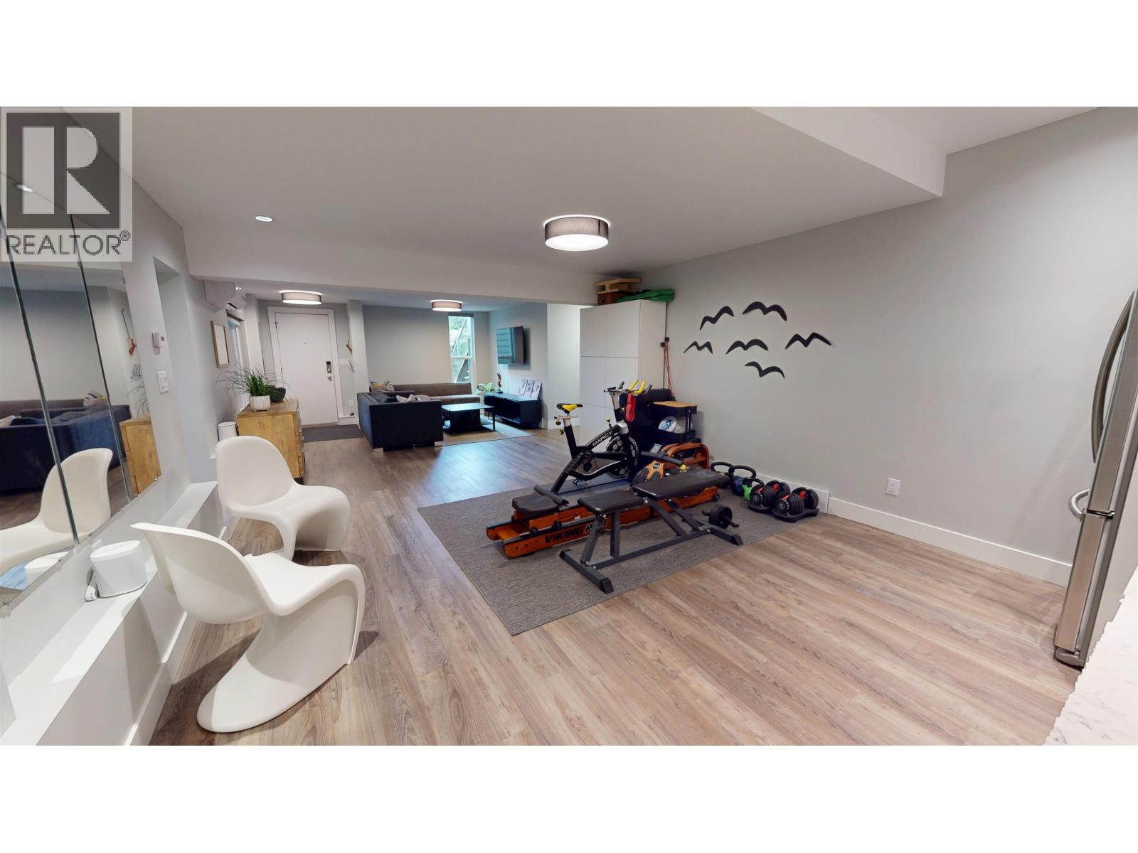 4062 NORWOOD AVENUE, North Vancouver