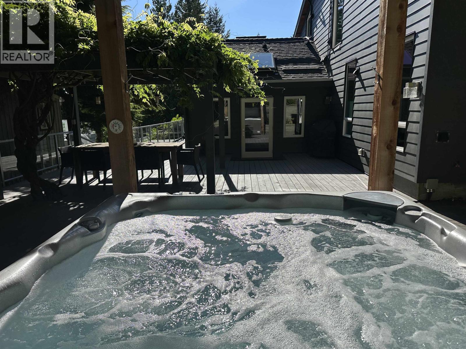 4062 NORWOOD AVENUE, North Vancouver