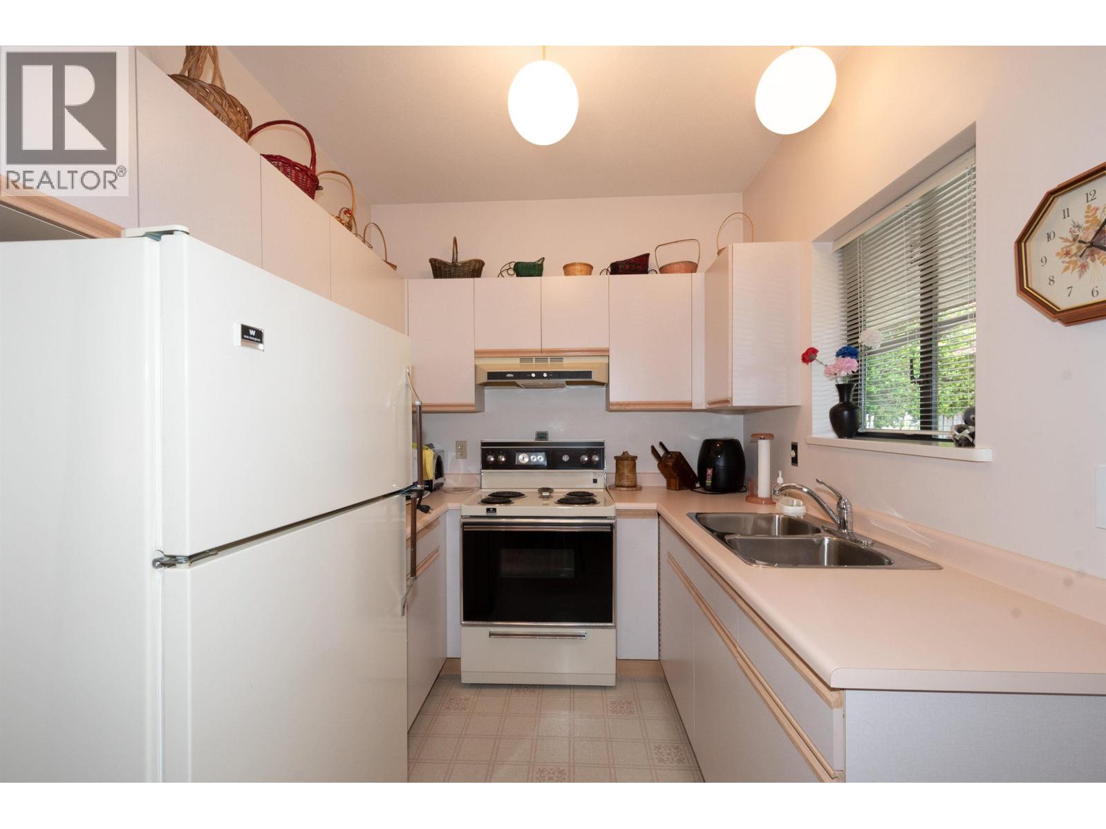 4228 ROCKRIDGE CRESCENT, West Vancouver