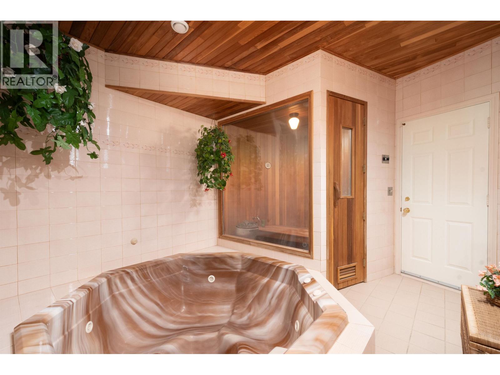 4228 ROCKRIDGE CRESCENT, West Vancouver