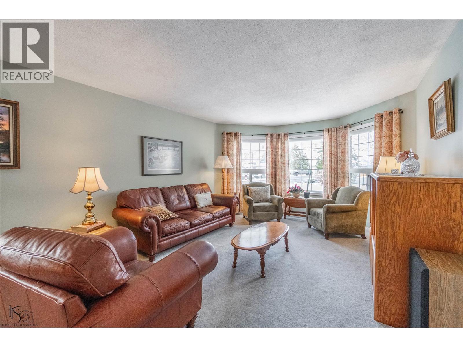 5897 Fairview Place, Oliver