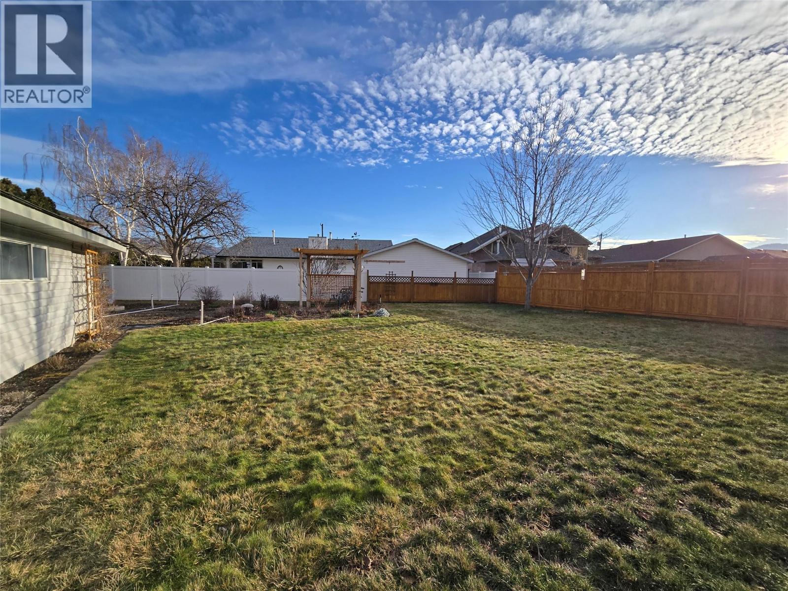 5897 Fairview Place, Oliver