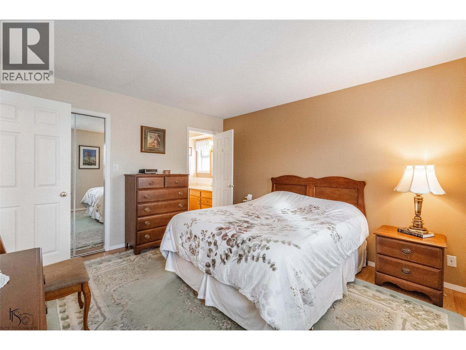 5897 Fairview Place, Oliver