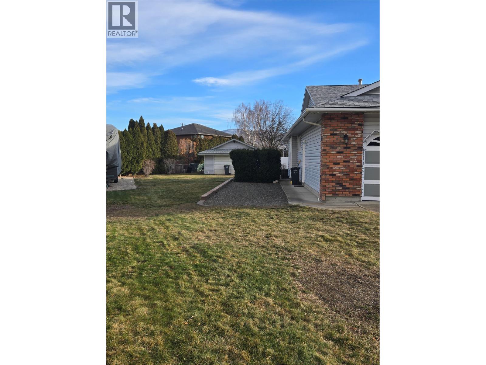 5897 Fairview Place, Oliver