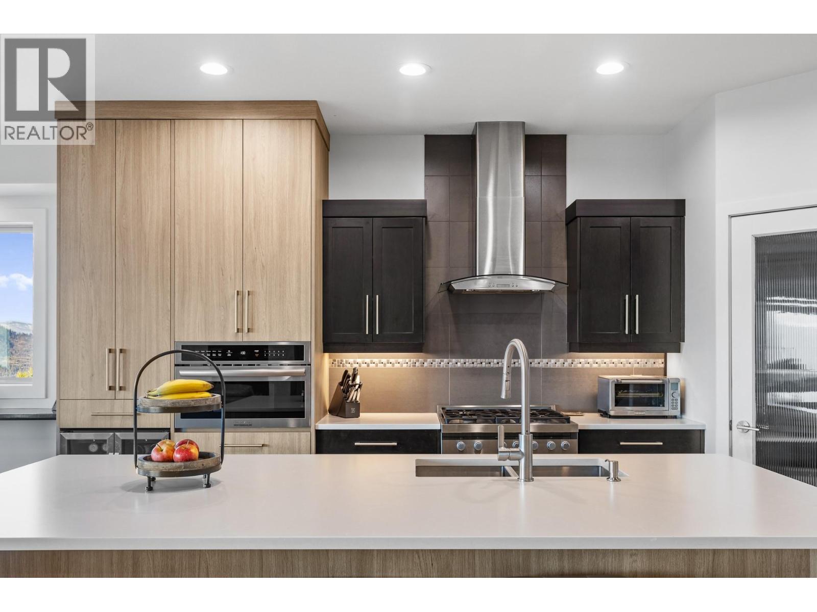 16 2450 Selkirk Drive, Kelowna