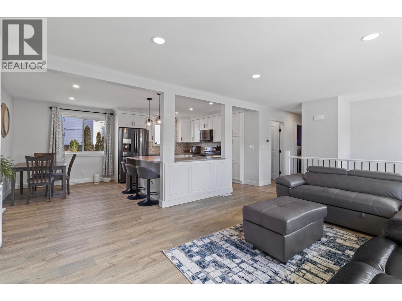 689 VALDES DRIVE - 8