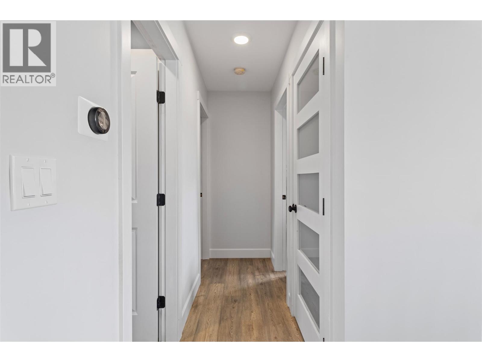 689 VALDES DRIVE - 12