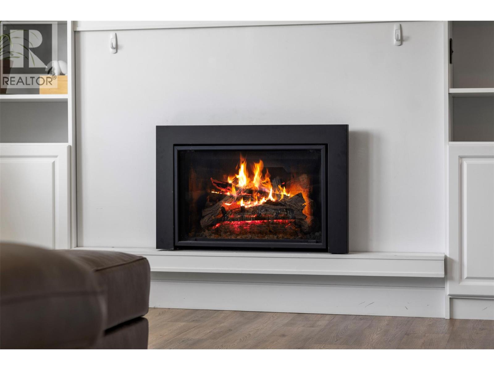 689 VALDES DRIVE - 9