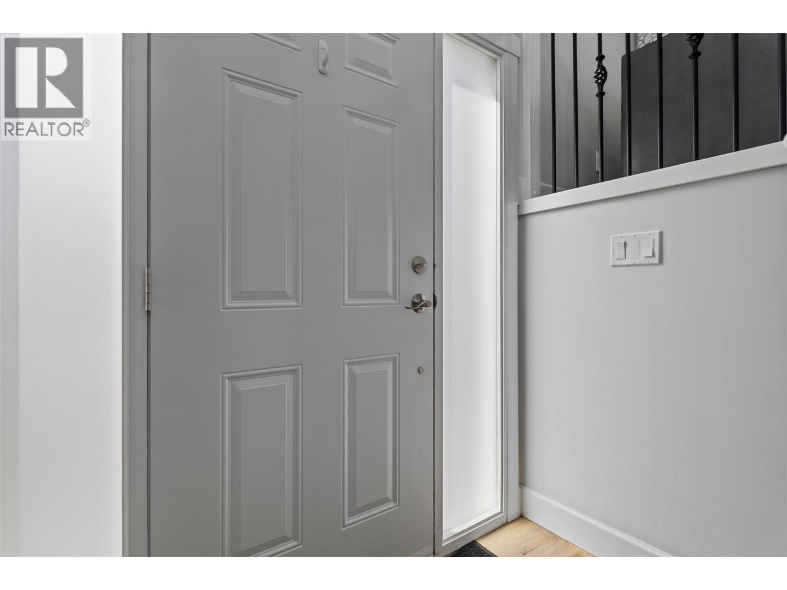 689 VALDES DRIVE - 20