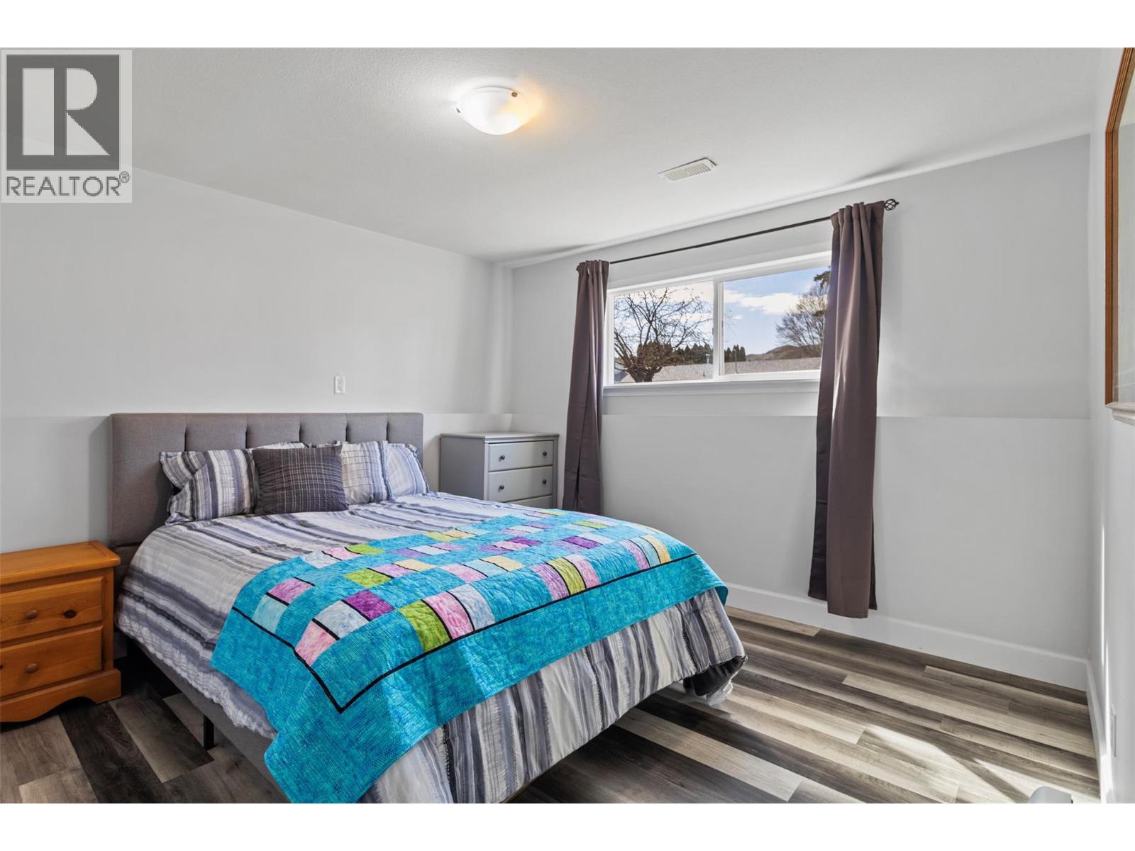 689 VALDES DRIVE - 22