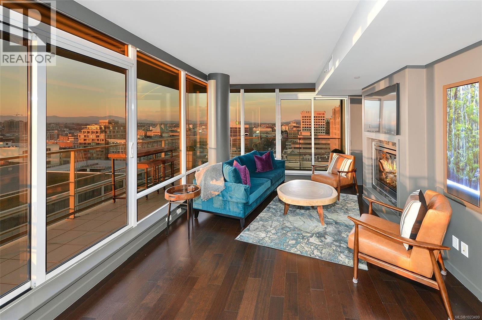 1605 707 Courtney Street, Victoria