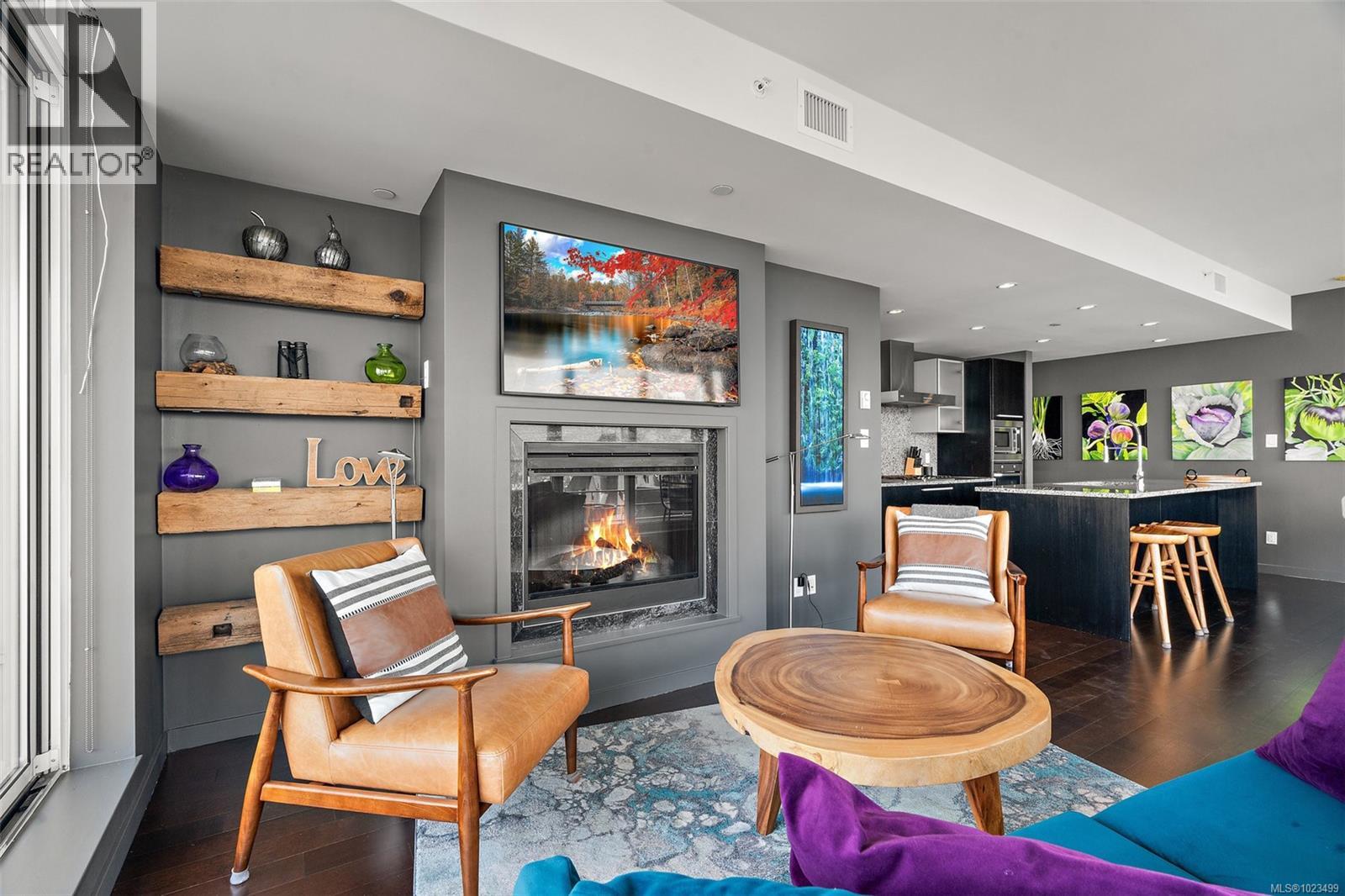 1605 707 Courtney Street, Victoria